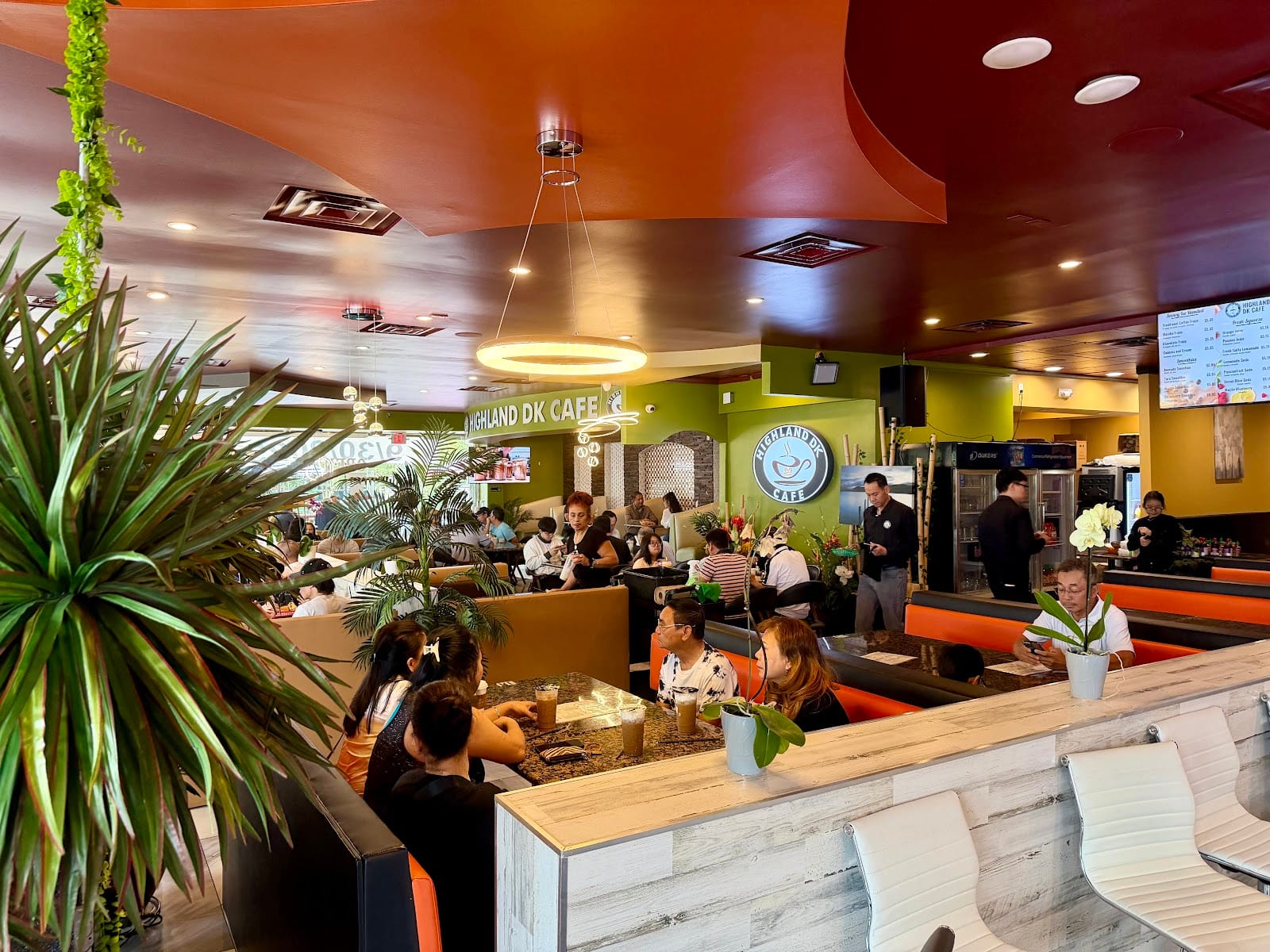Highland DK Cafe & Restaurant