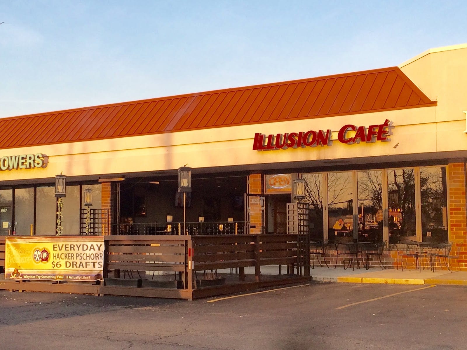 Illusion Bar Grill Cafe - Des Plaines,IL.