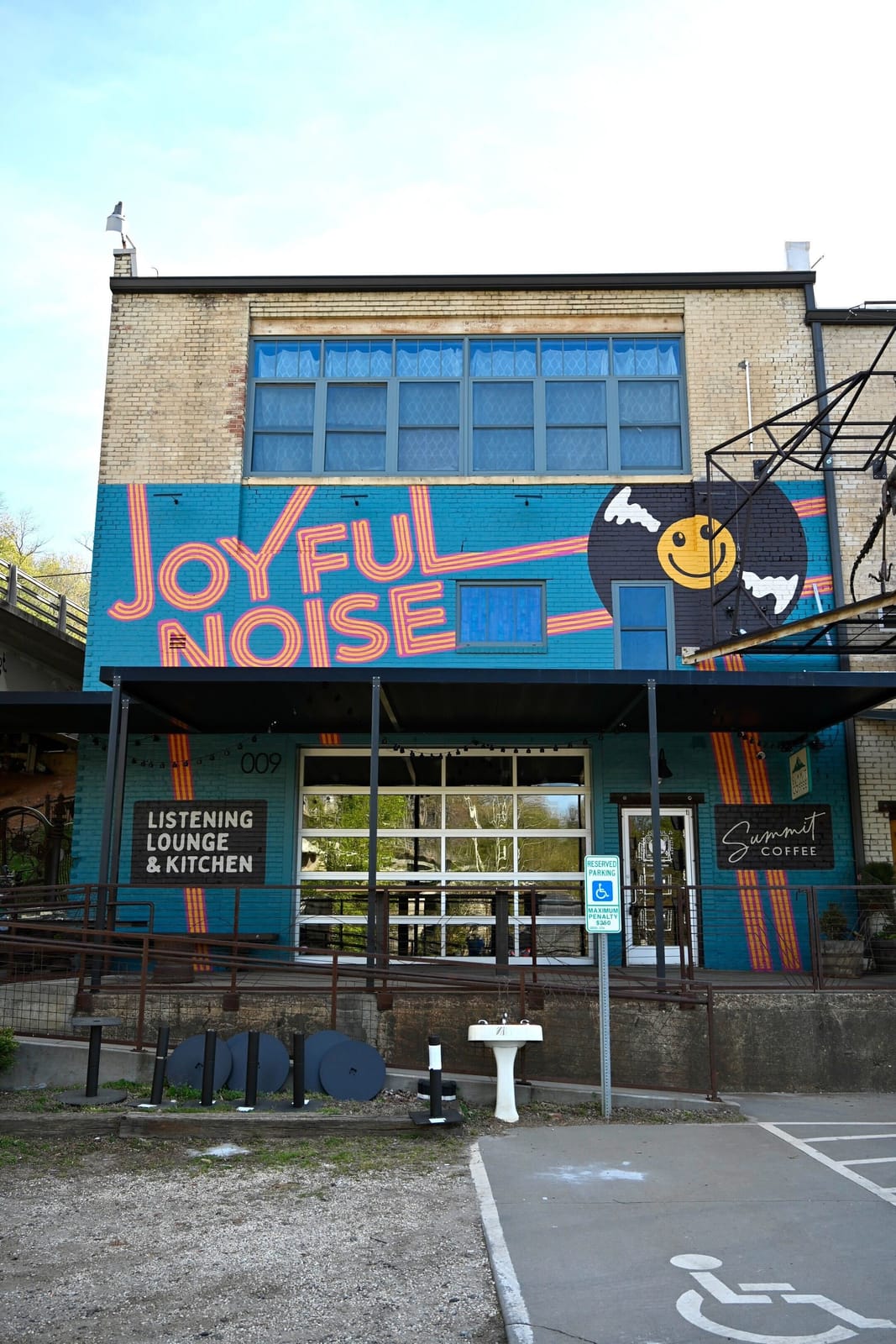 Summit Coffee River Arts District photo 2