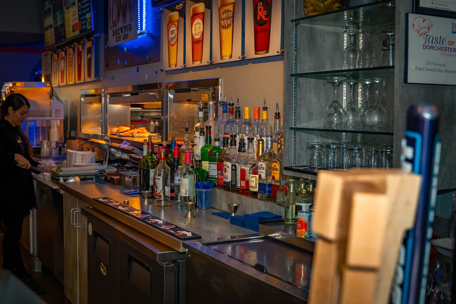 DW Kitchen & Bar