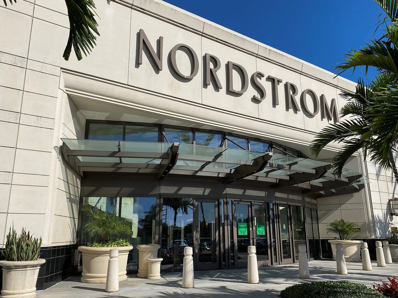 Nordstrom Ebar Artisan Coffee photo 3