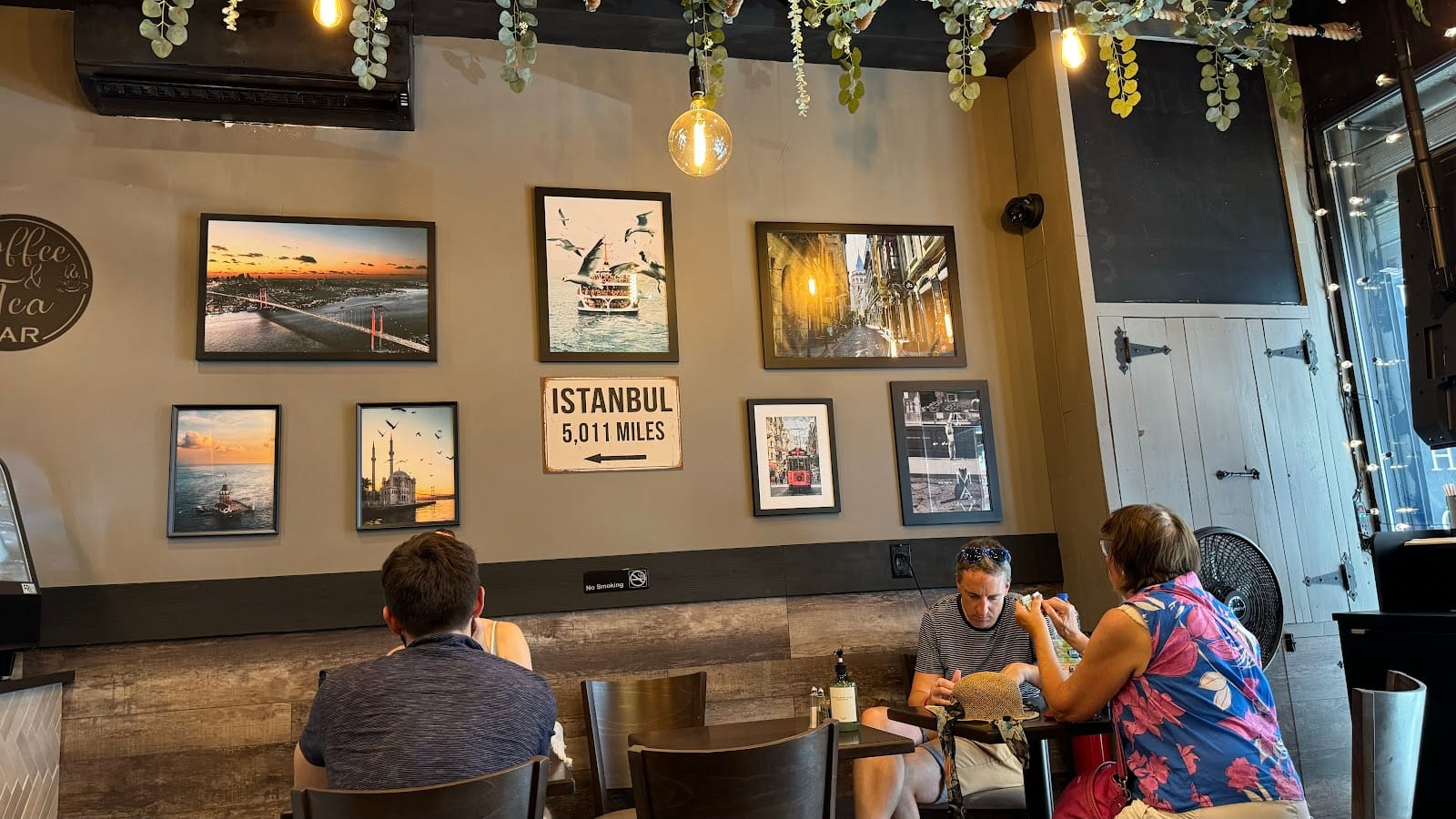 Mavi Halal Cafe