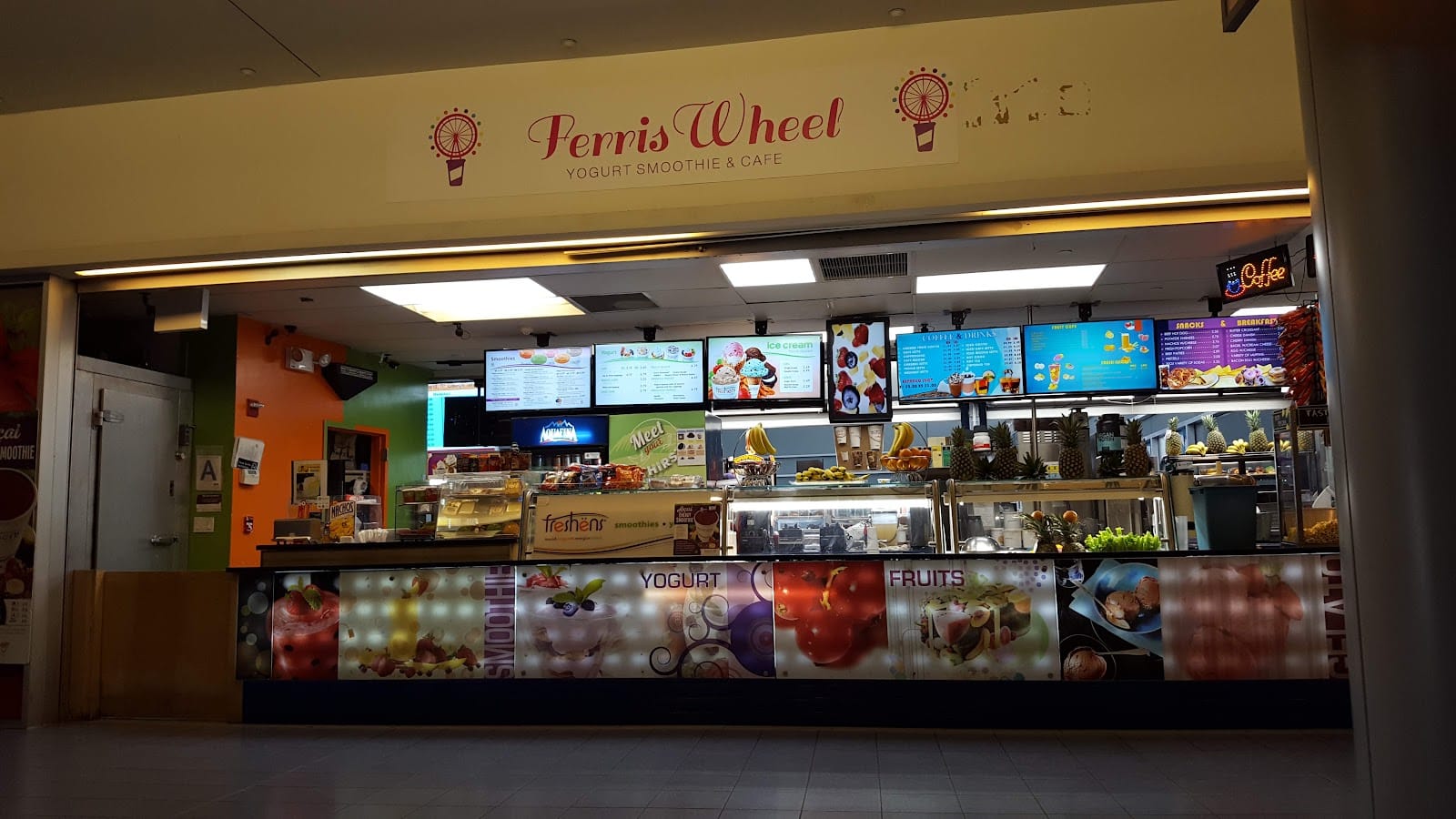 Ferris Wheel Yogurt Smoothie and Cafe