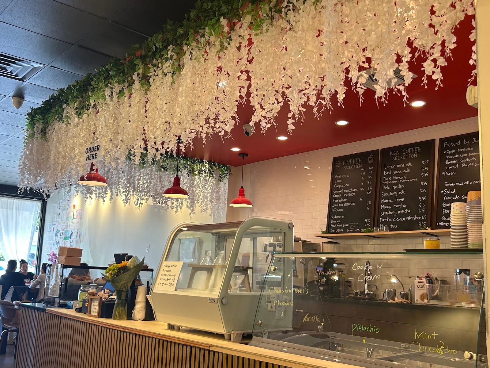 Cafe June