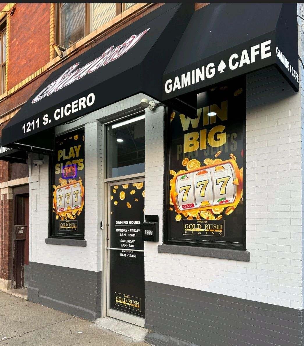 Suzies Gaming Cafe 3