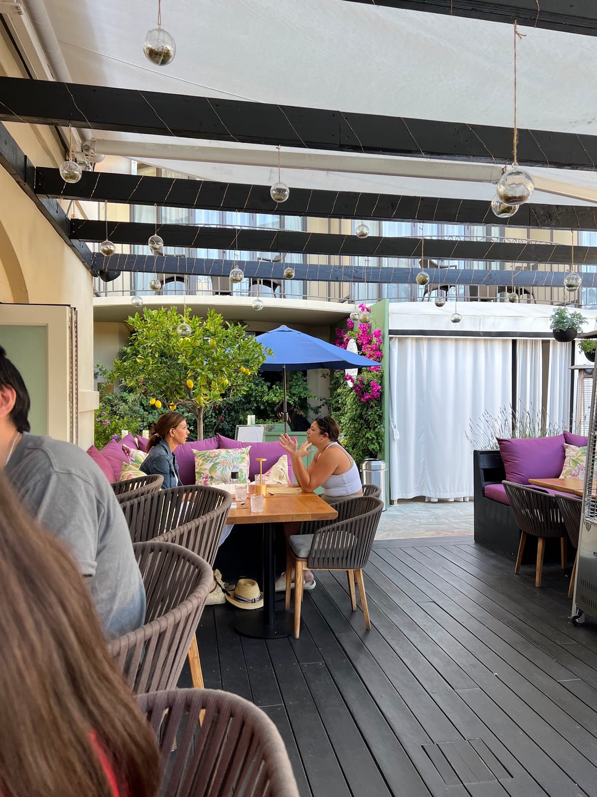 The Pool Bar & Cafe