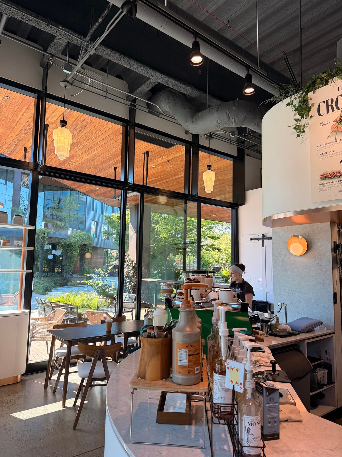 Le Petit Cafe