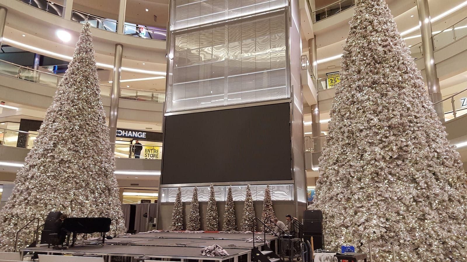 Barnes & Noble photo 3