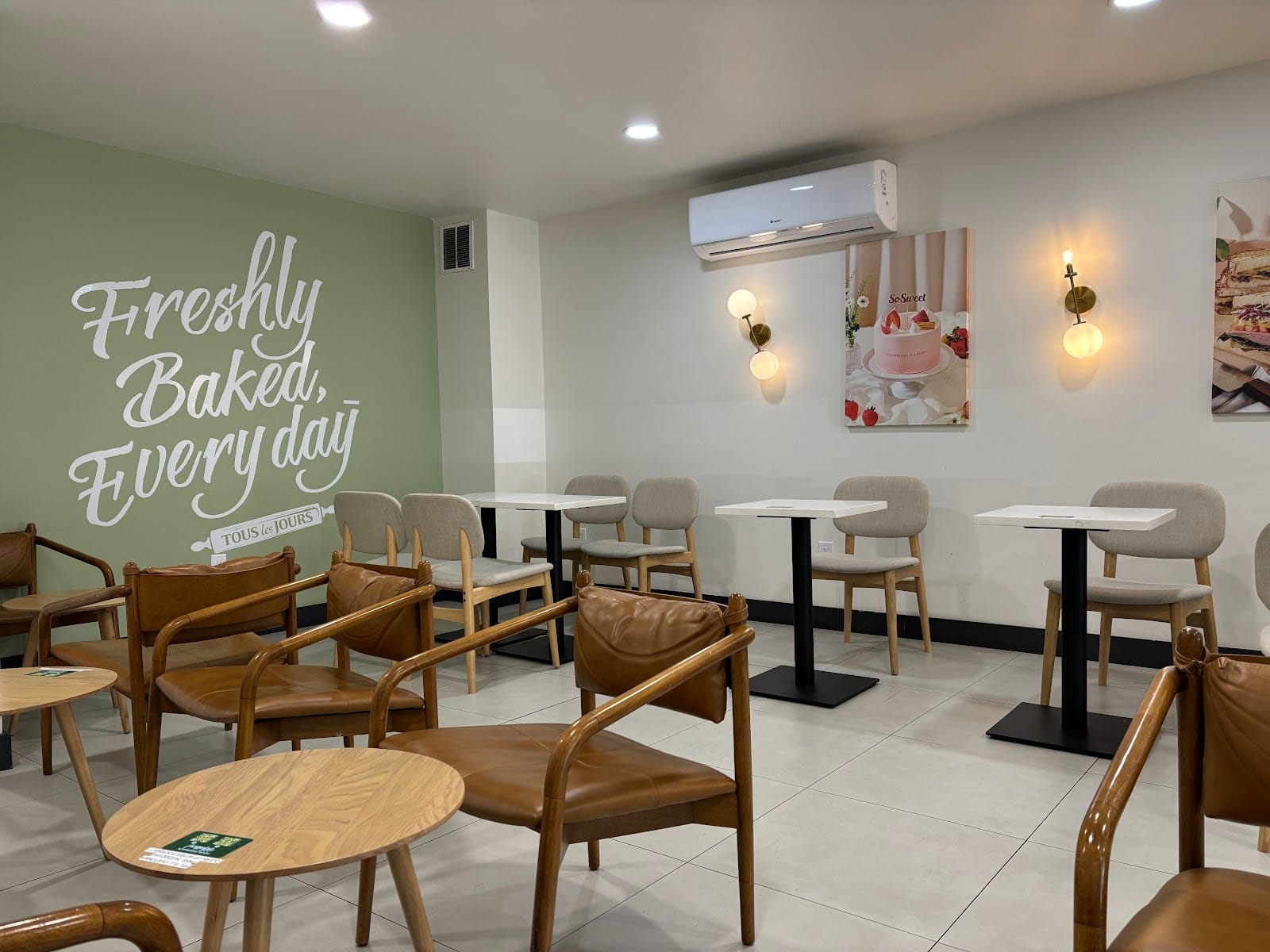 Tous les Jours Bakery Café - Forest Hills