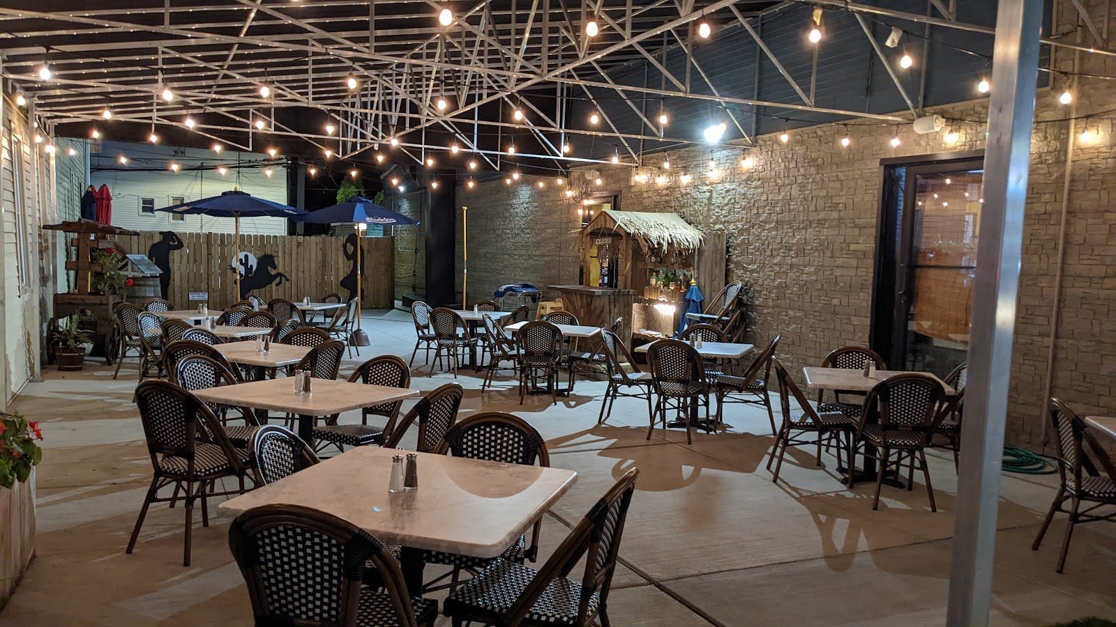 Tio Luis Tacos and cafe