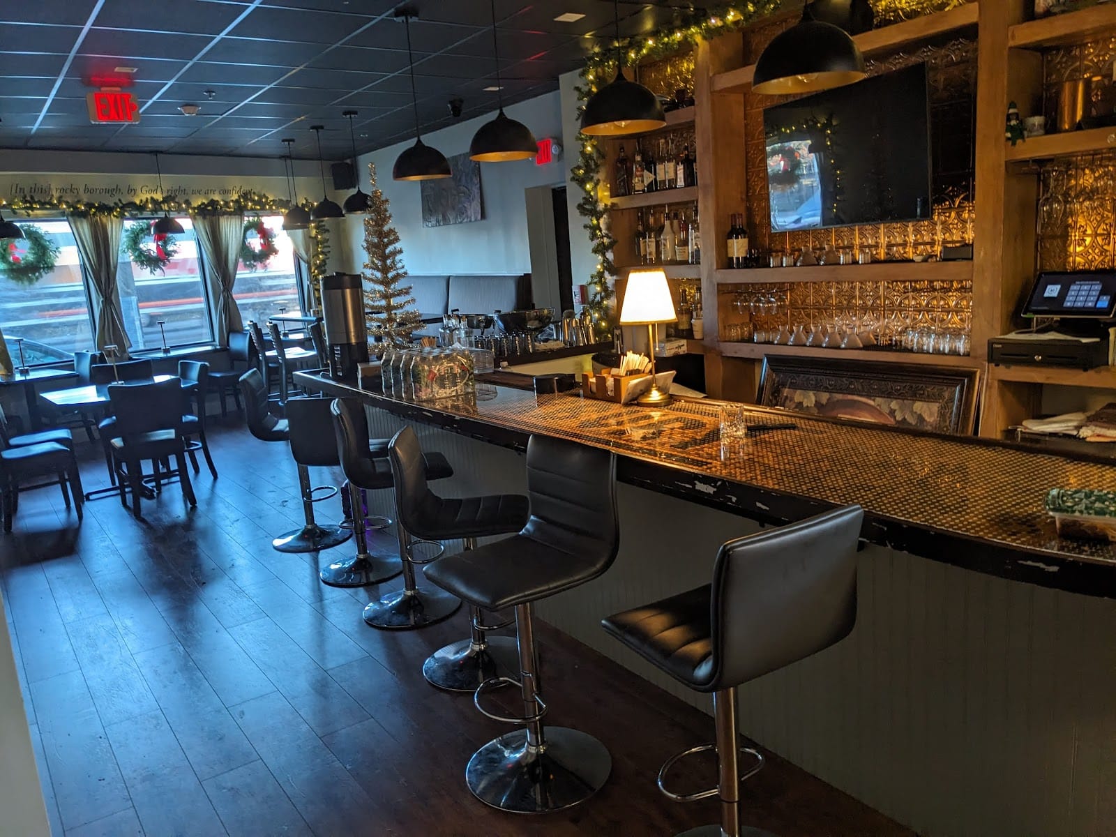 District 7 Cafe