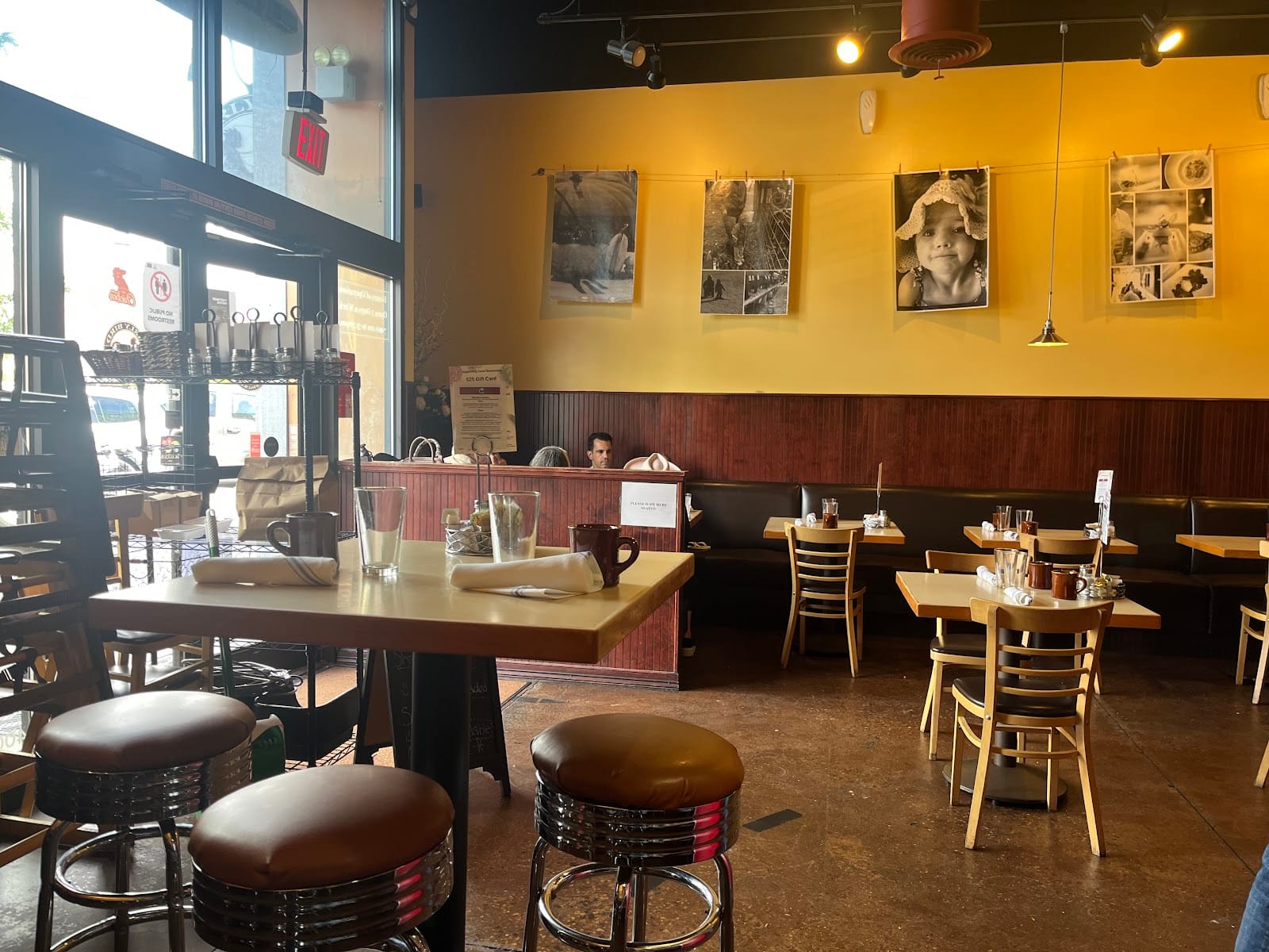 Early Bird Restaurant-Bradburn Village