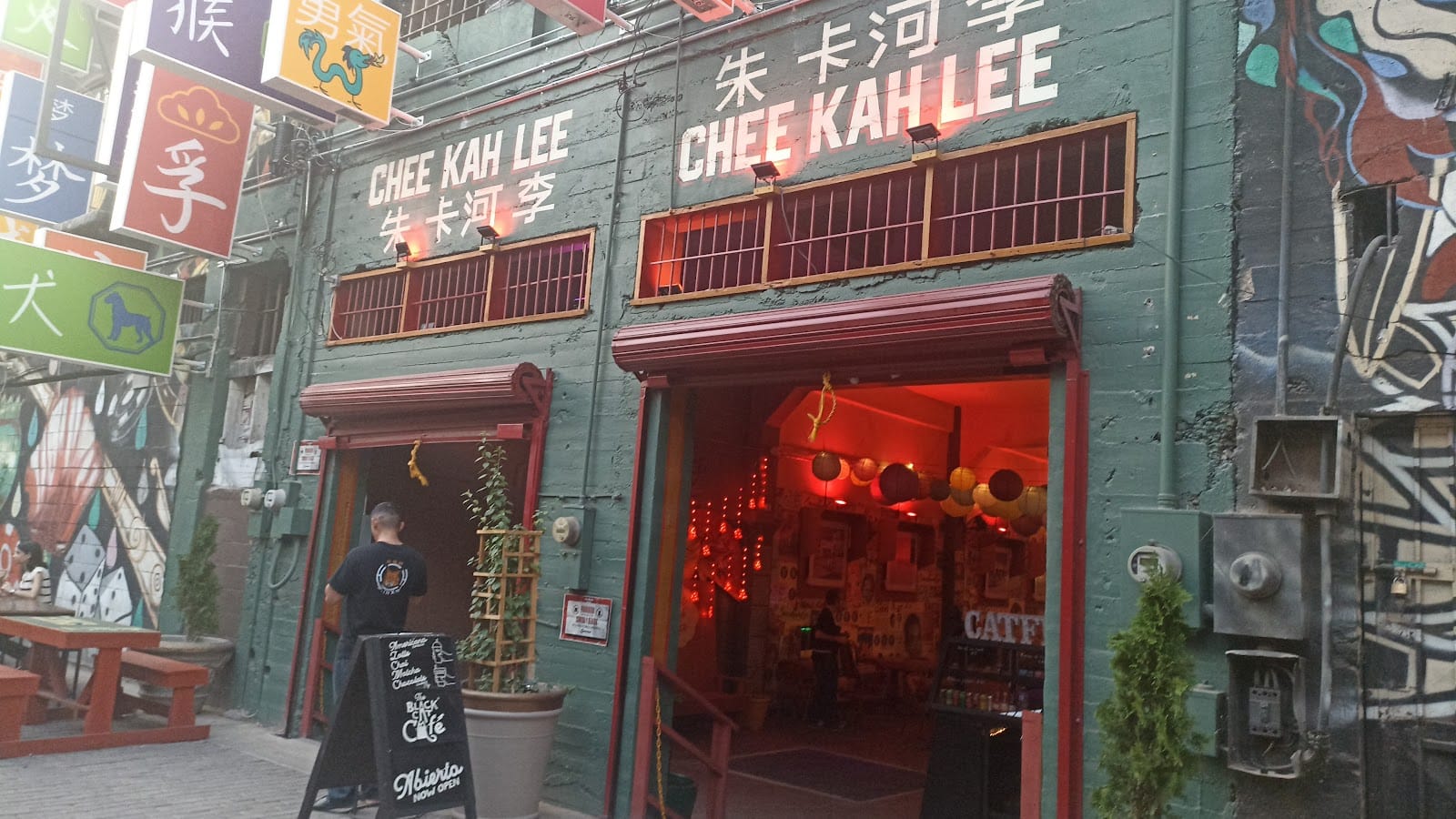 Black Cat Café