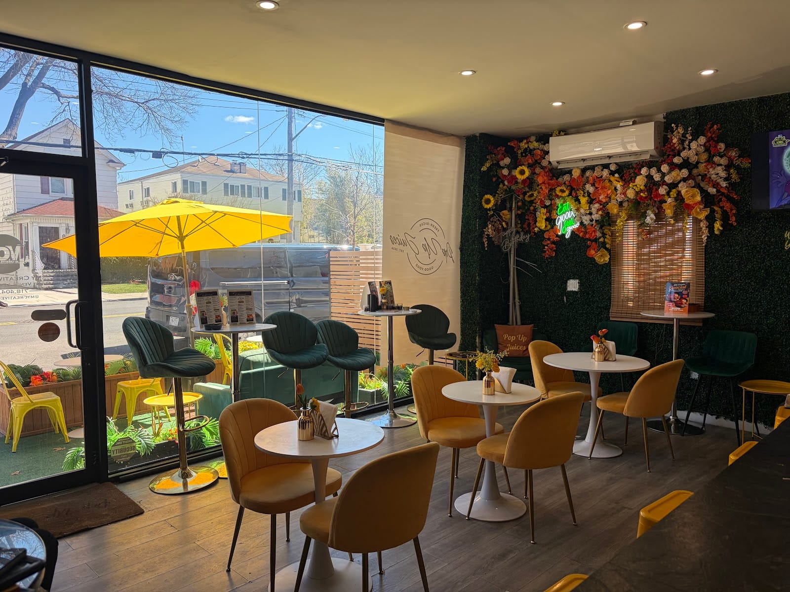 Pop Up Juice Bar & Cafe