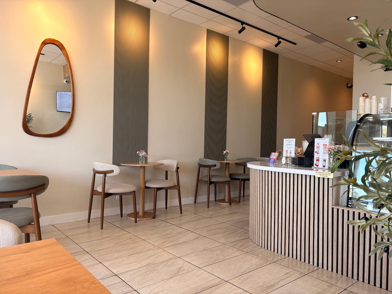 MonArt Café & Patisserie