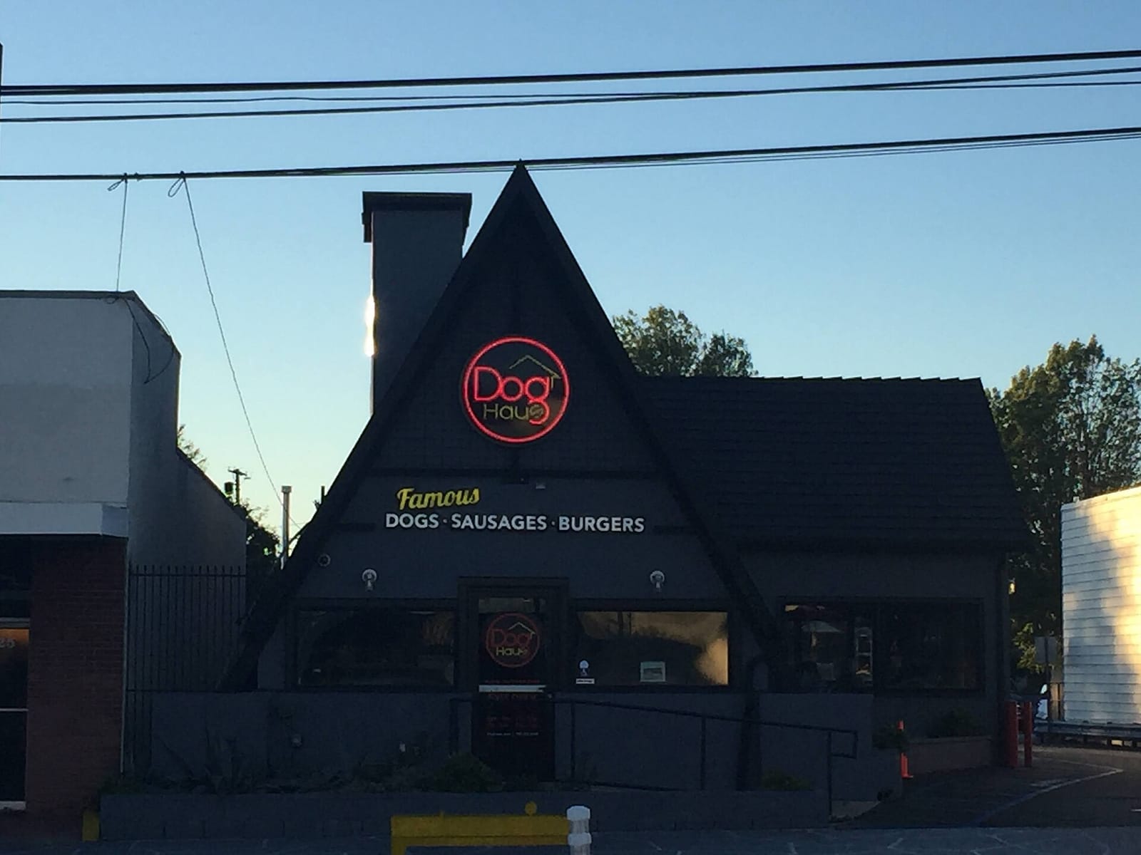 Yellow House Cafe & Restaurant photo 4