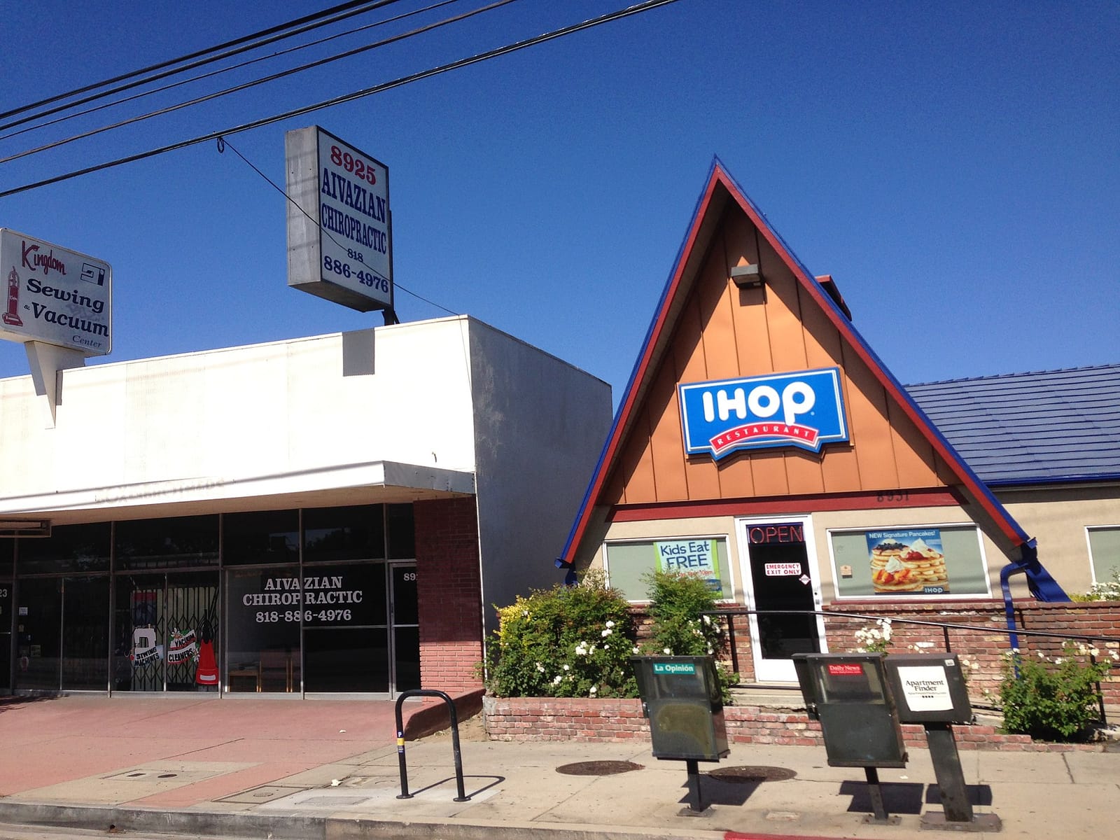 Yellow House Cafe & Restaurant photo 2