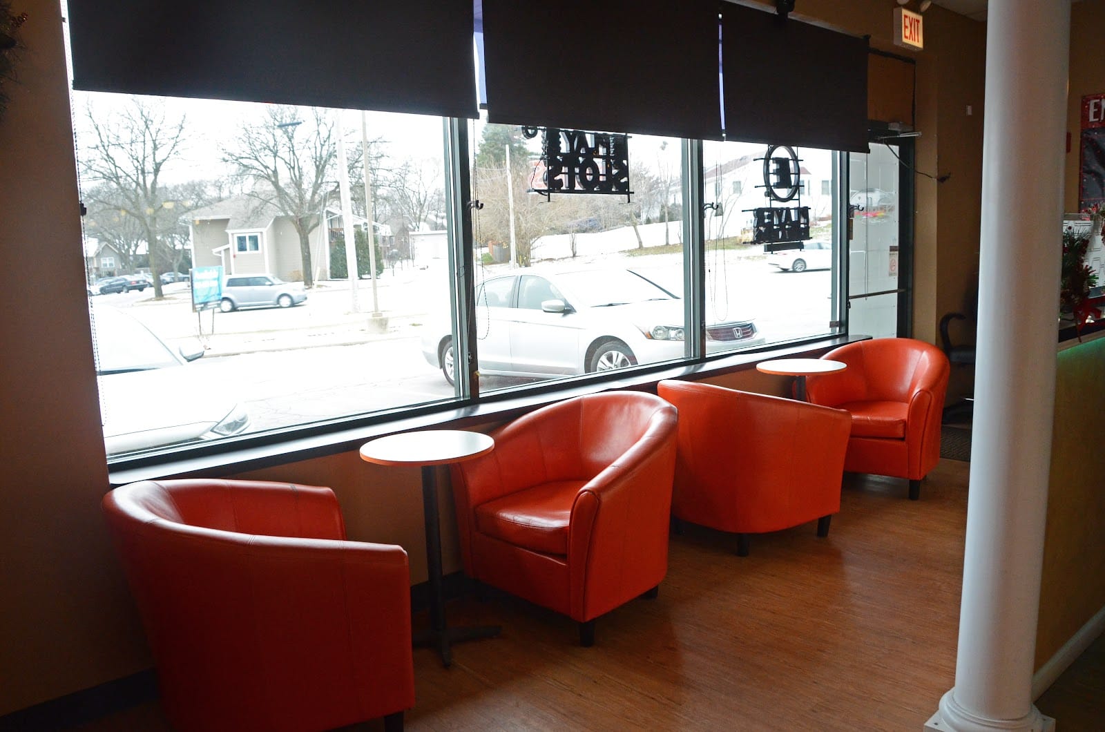 Dolly's Gaming Cafe