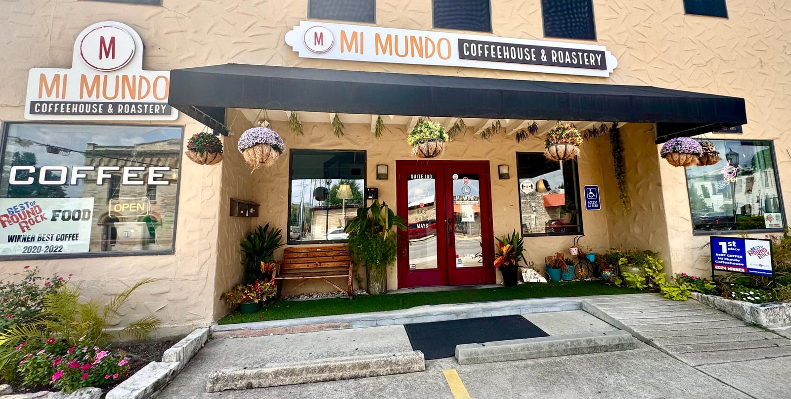 Mi Mundo Coffeehouse & Roastery photo 2