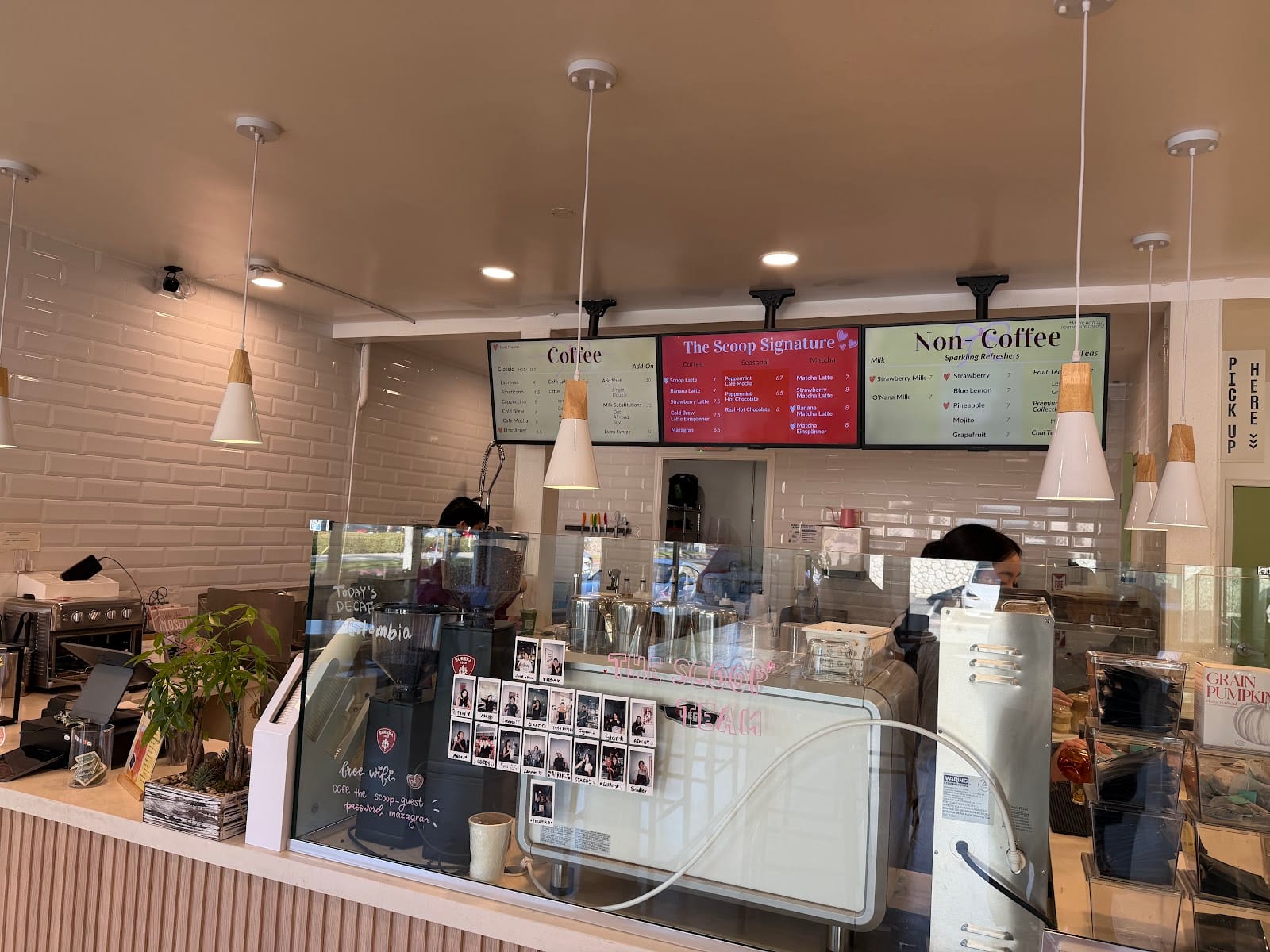 Cafe The Scoop