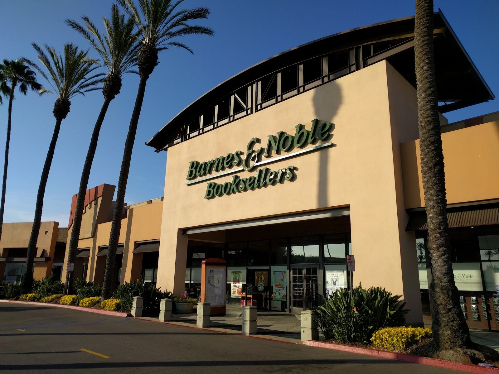 Barnes & Noble
