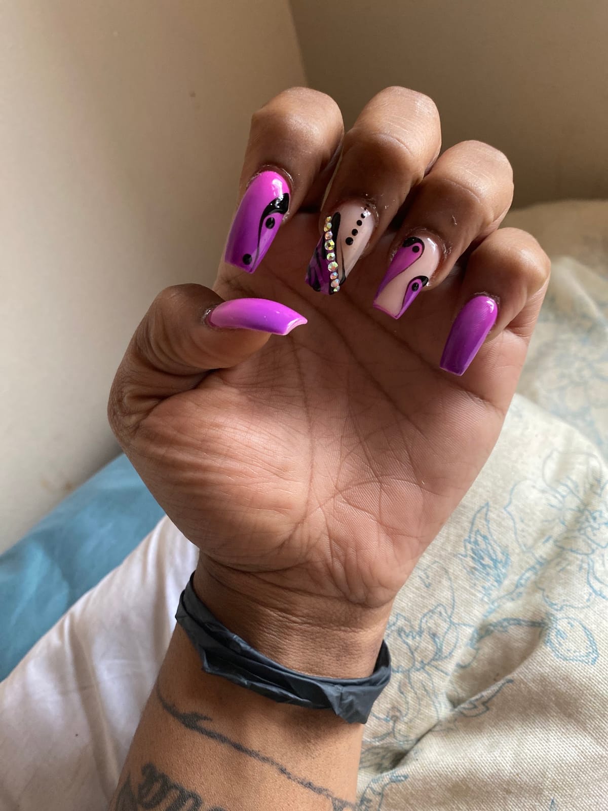 Sexxy Nails Cafe LLC