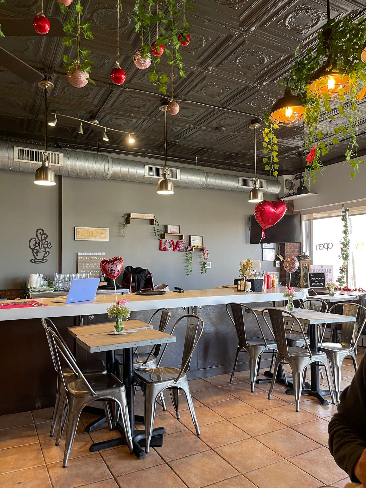 Summer and Autumn Brunch Cafe