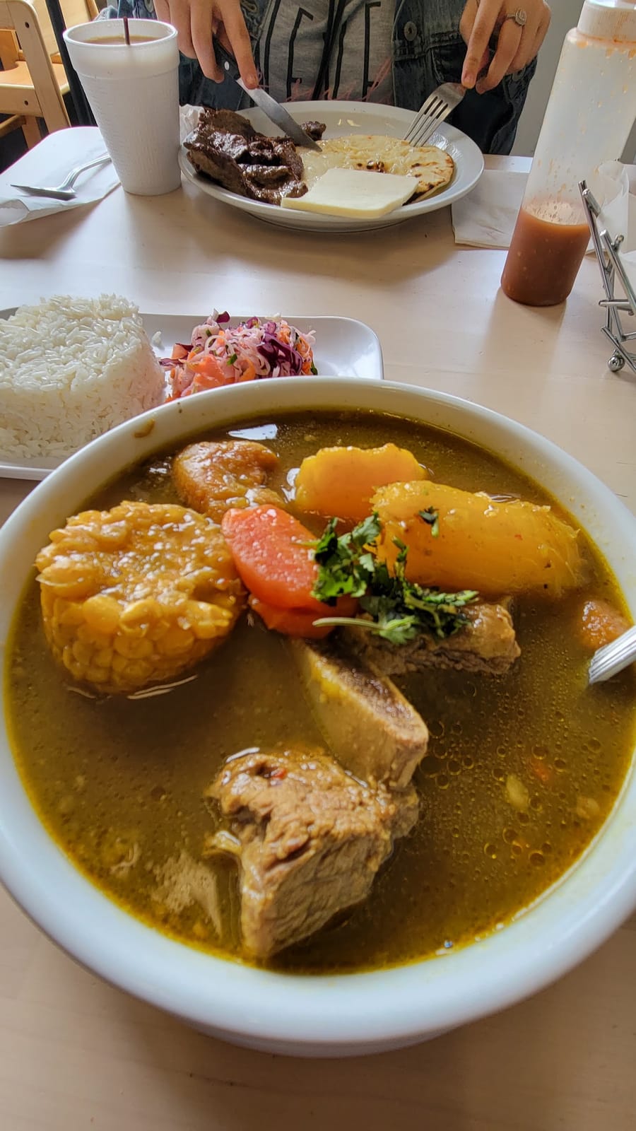 Aroma De Cafe Restaurante Y Panaderia Colombiana