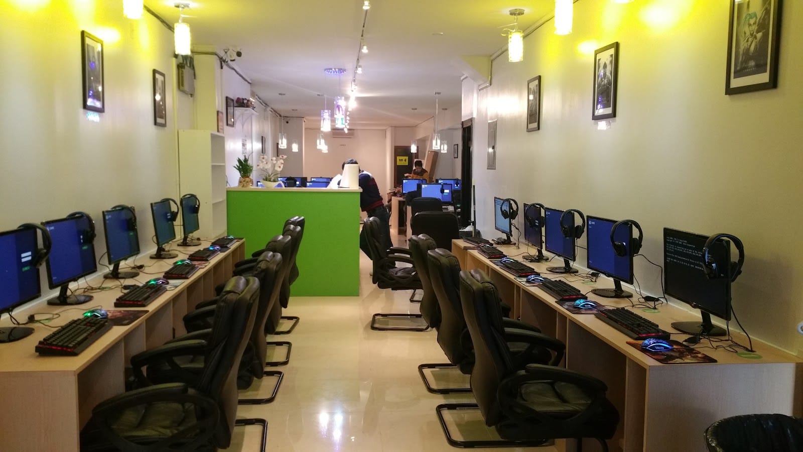 I Show internet Cafe
