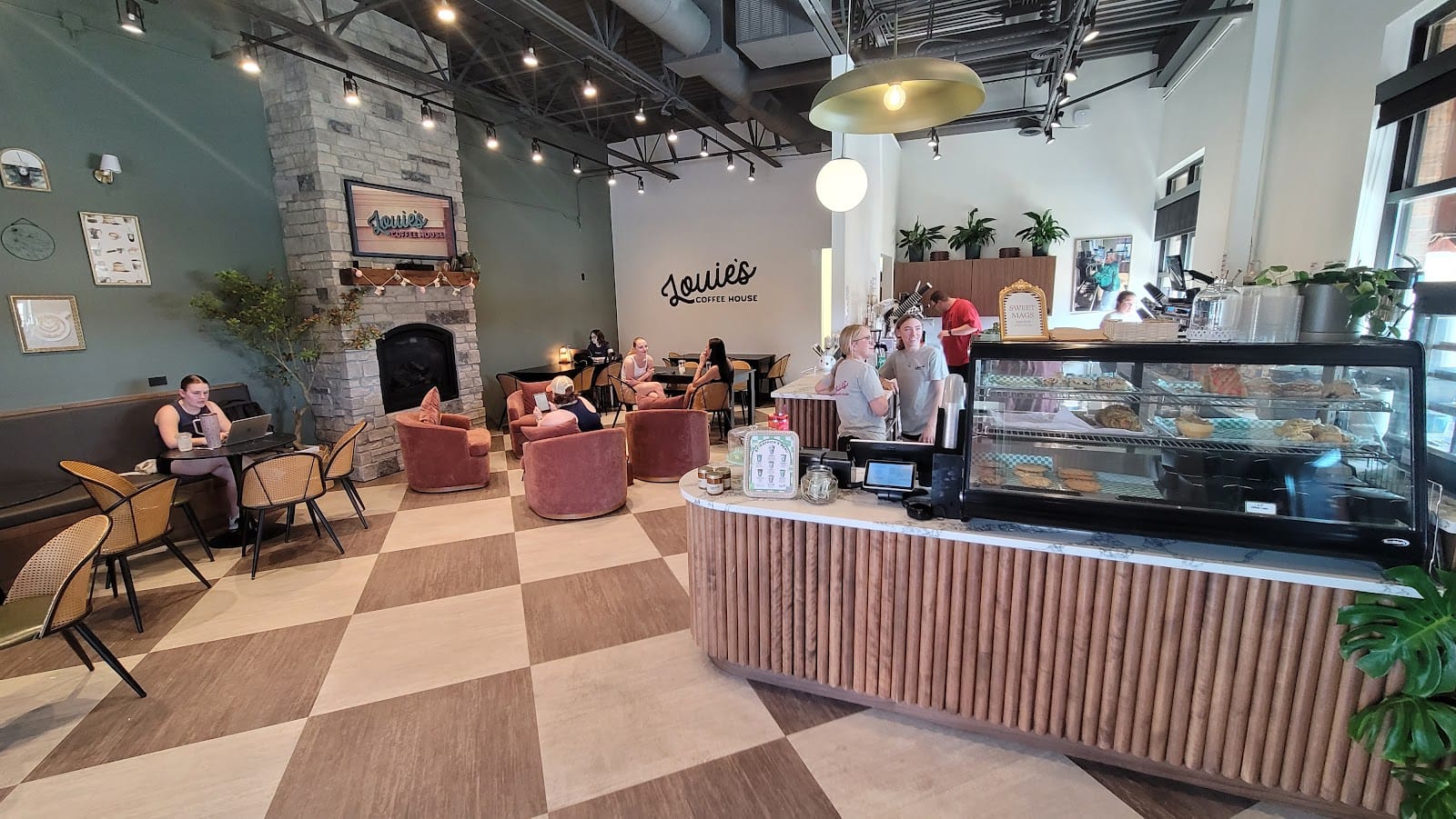 Louie's Coffee House - Council Bluffs