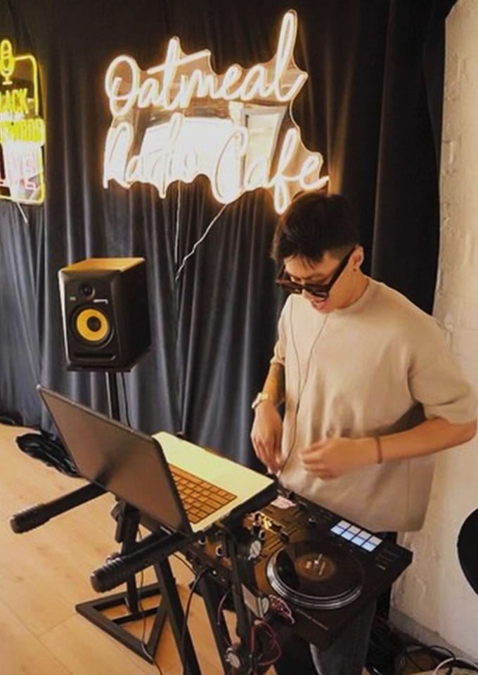 Oatmeal Radio Cafe photo 8