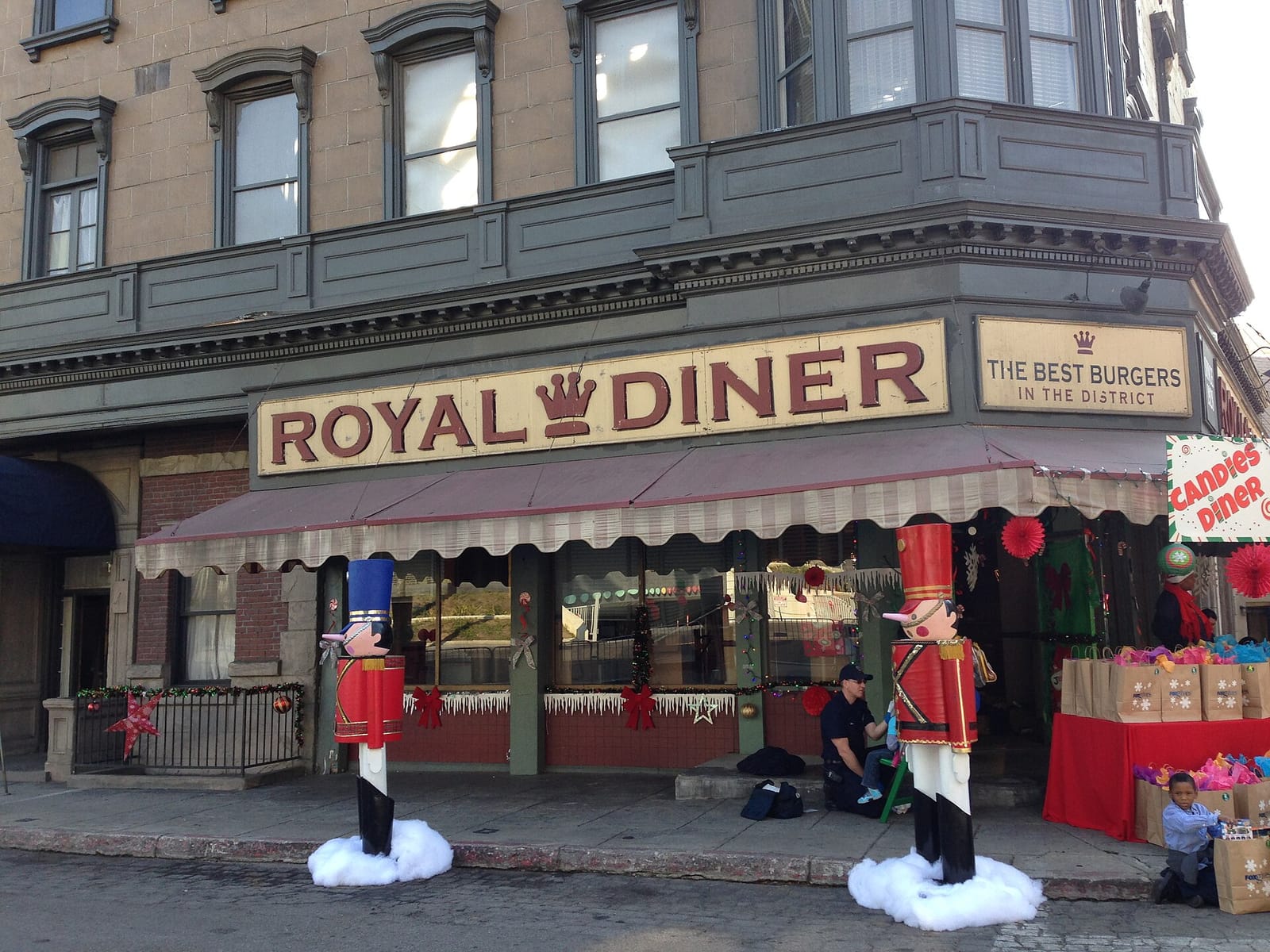 News Cafe Dining photo 2