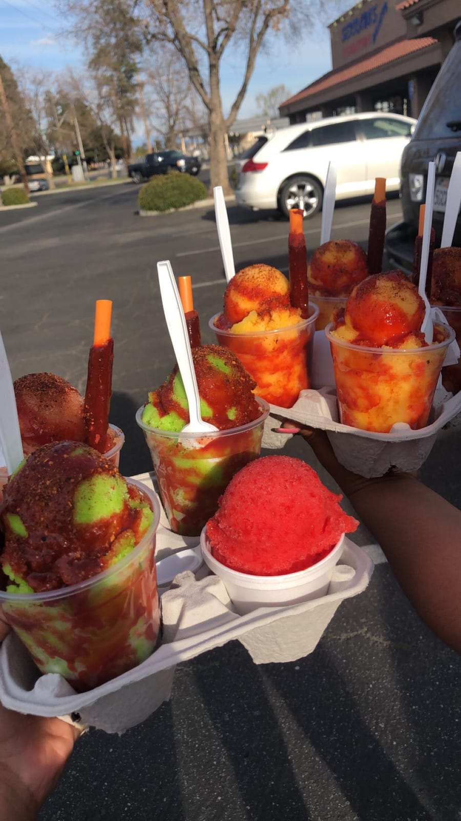 NiEVE yUMMy SCOOpS