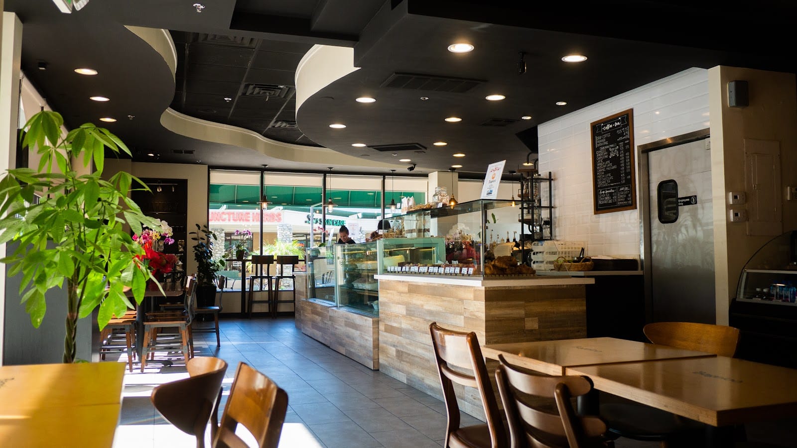 BAGELOO Bagel & Coffee Shop