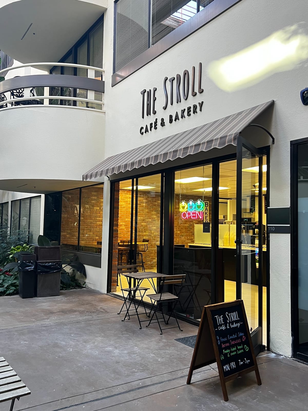 The Stroll Café & Bakery