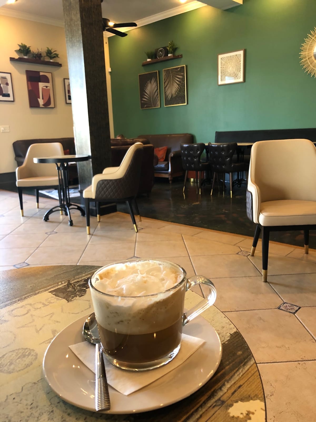 Veskolini Cafe