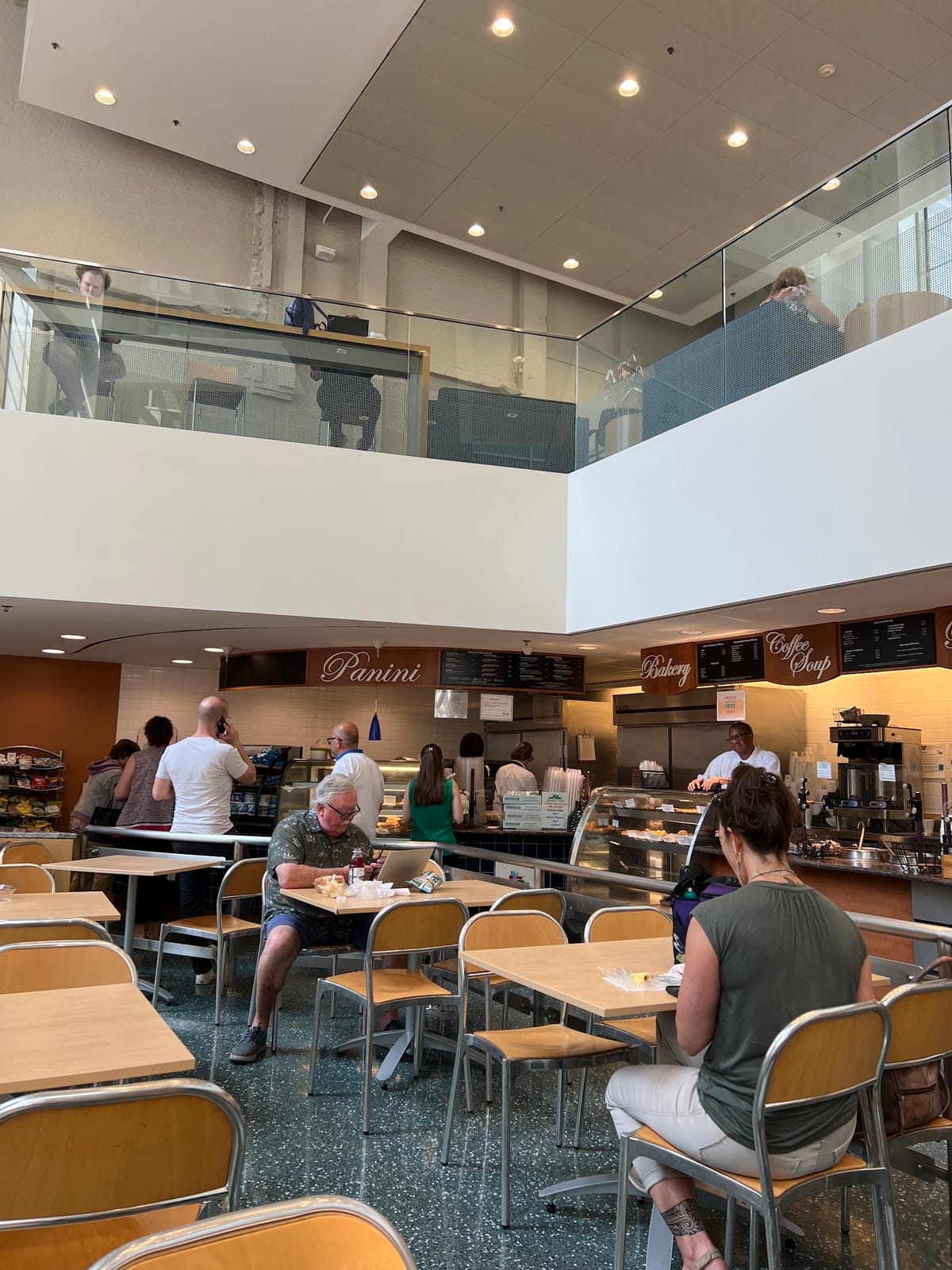 MGH Riverside Cafe