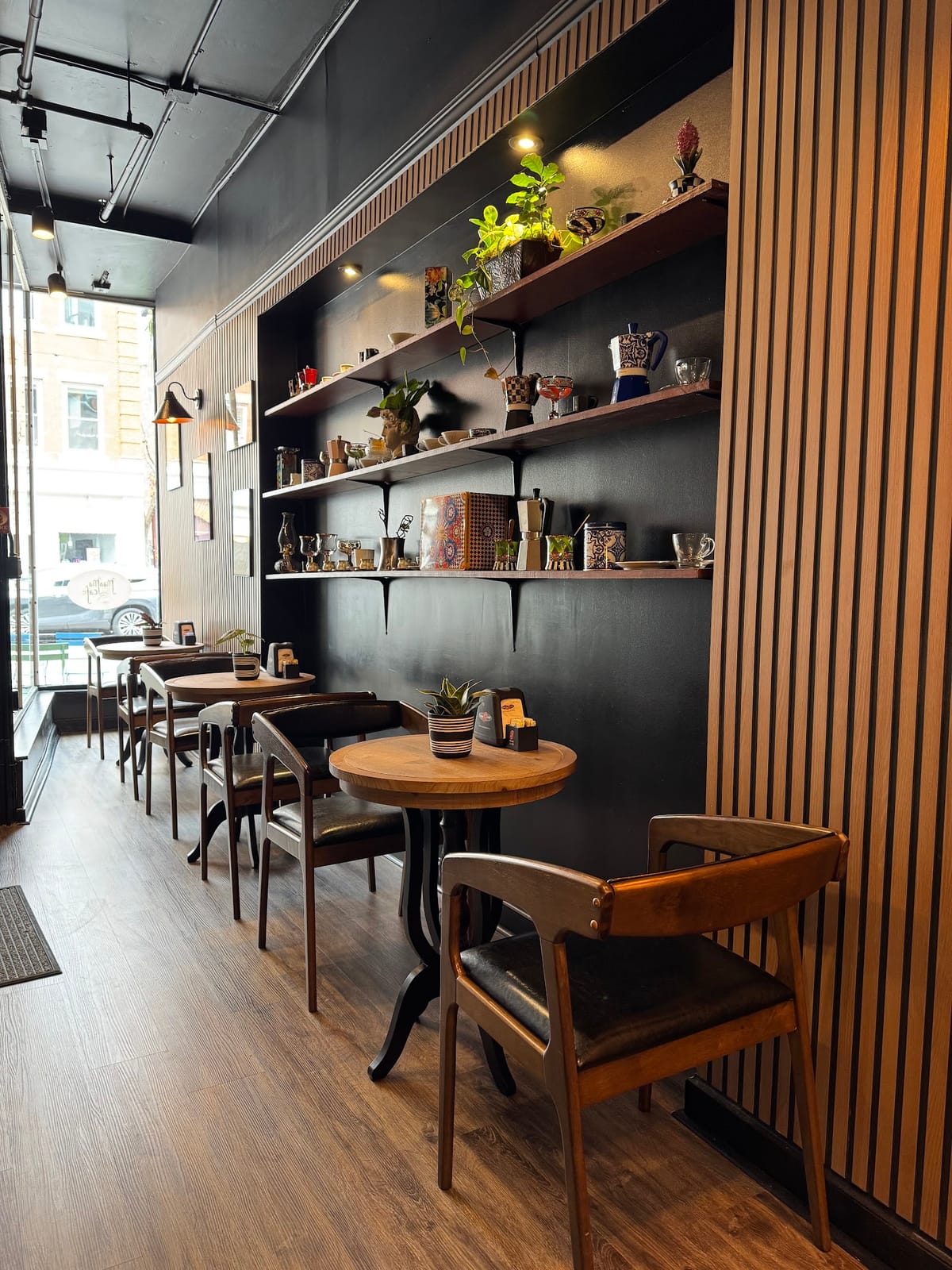 Maama Cafe