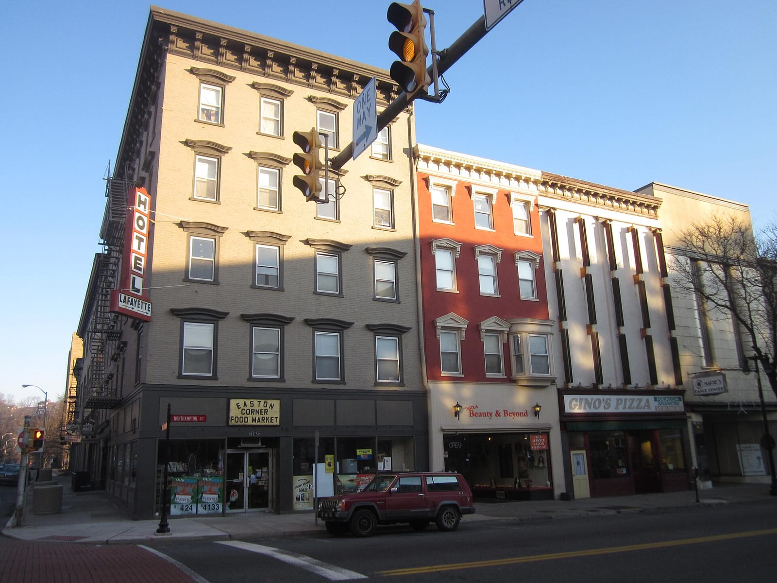 Quadrant Book Mart & Coffee House photo 5