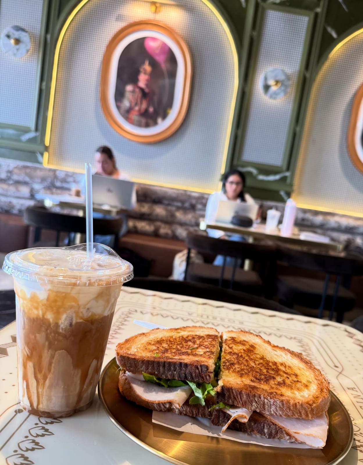 Rossina Cafe