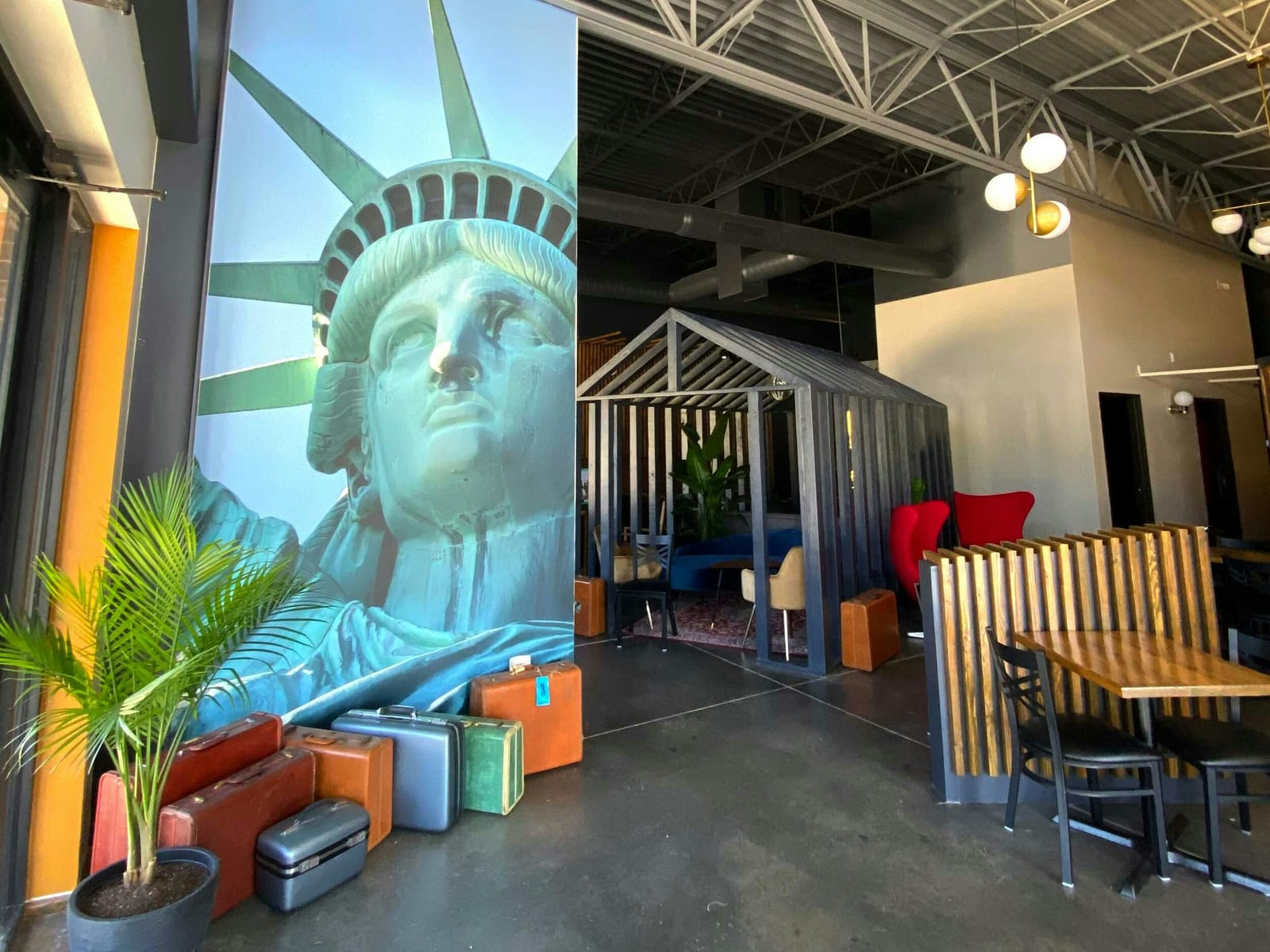 Ellis Island Coffee and Wine Lounge photo 4