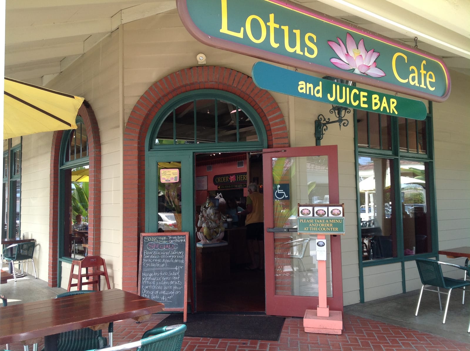 Lotus Cafe & Juice Bar photo 2
