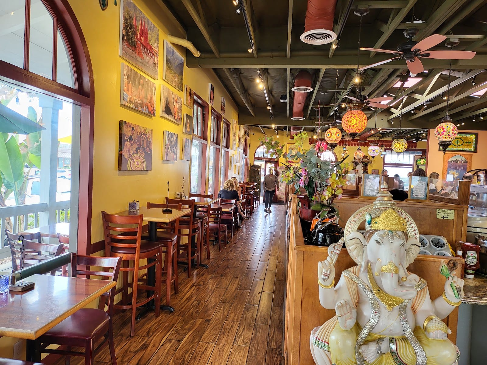Lotus Cafe & Juice Bar