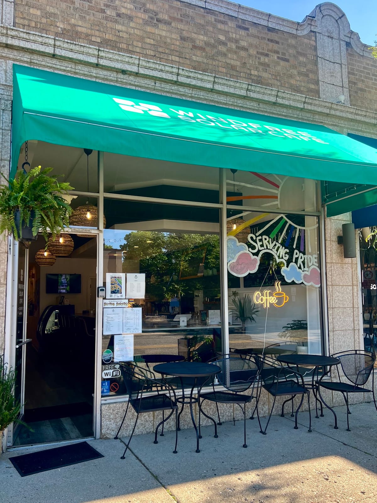 Windfree Solar Cafe
