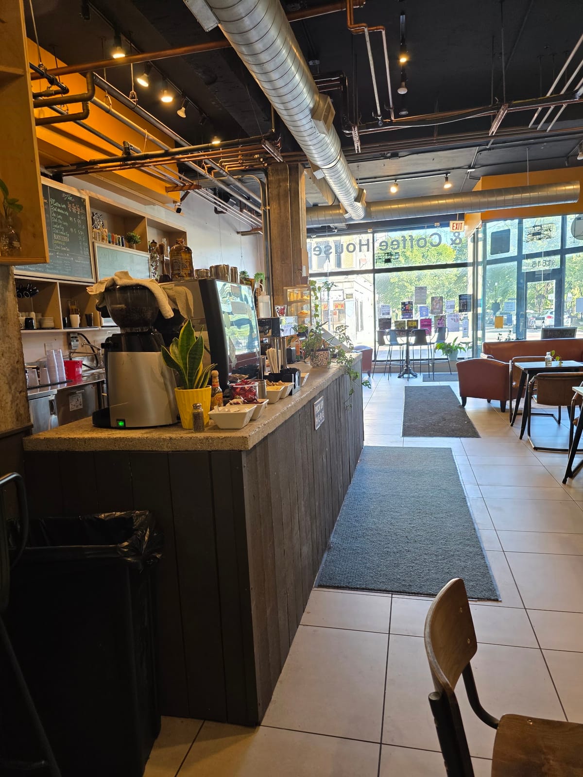 Rogers Park Taproom and Coffee House