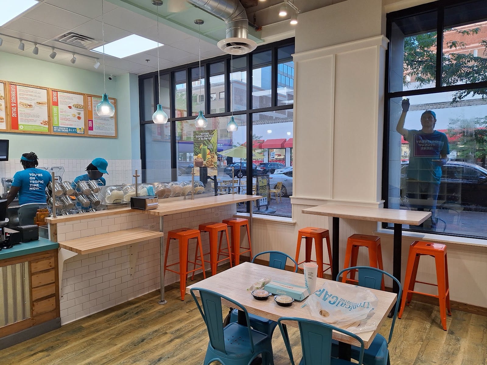 Tropical Smoothie Cafe