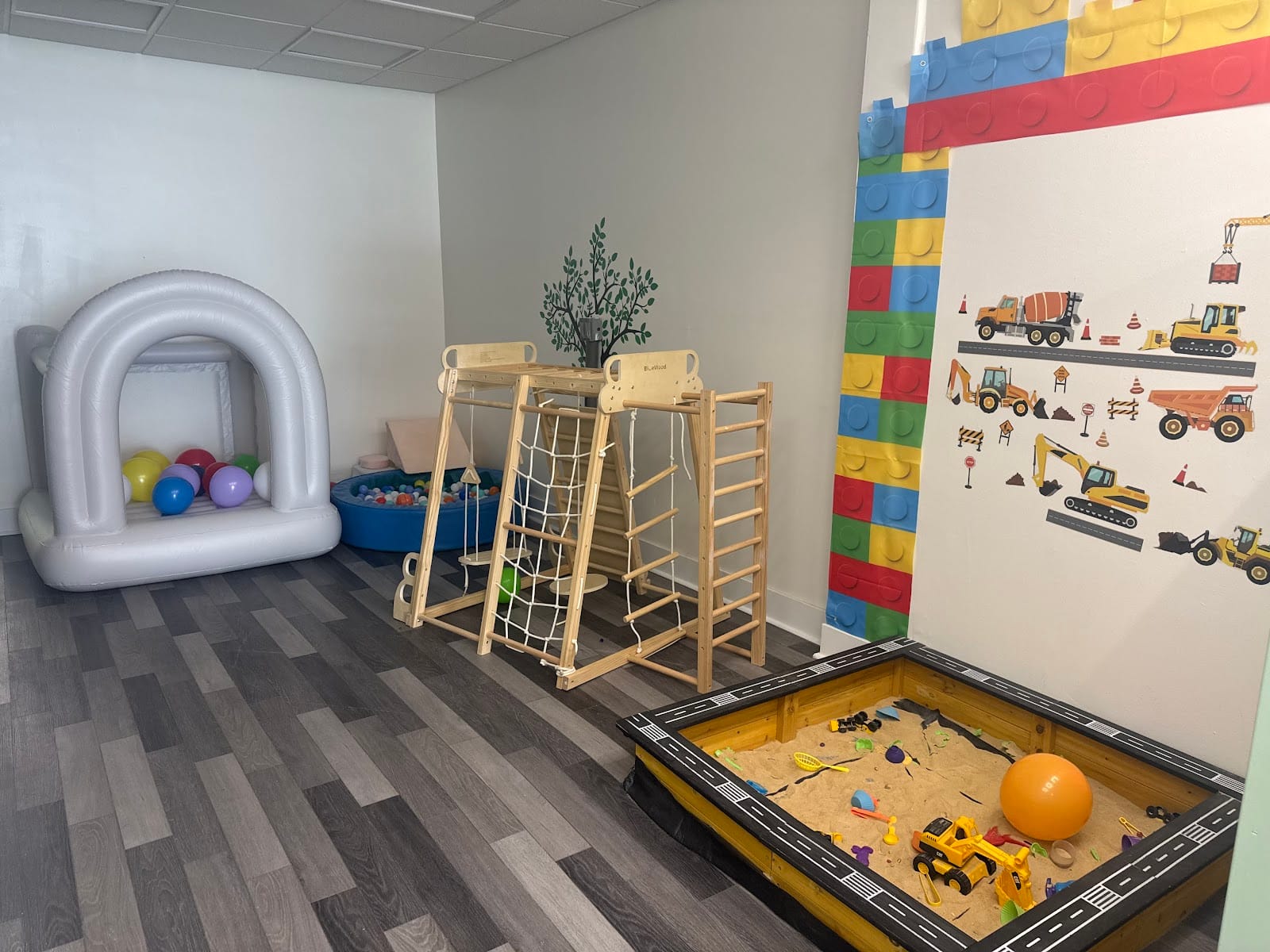 Play haven Indoor playhouse & Cafe