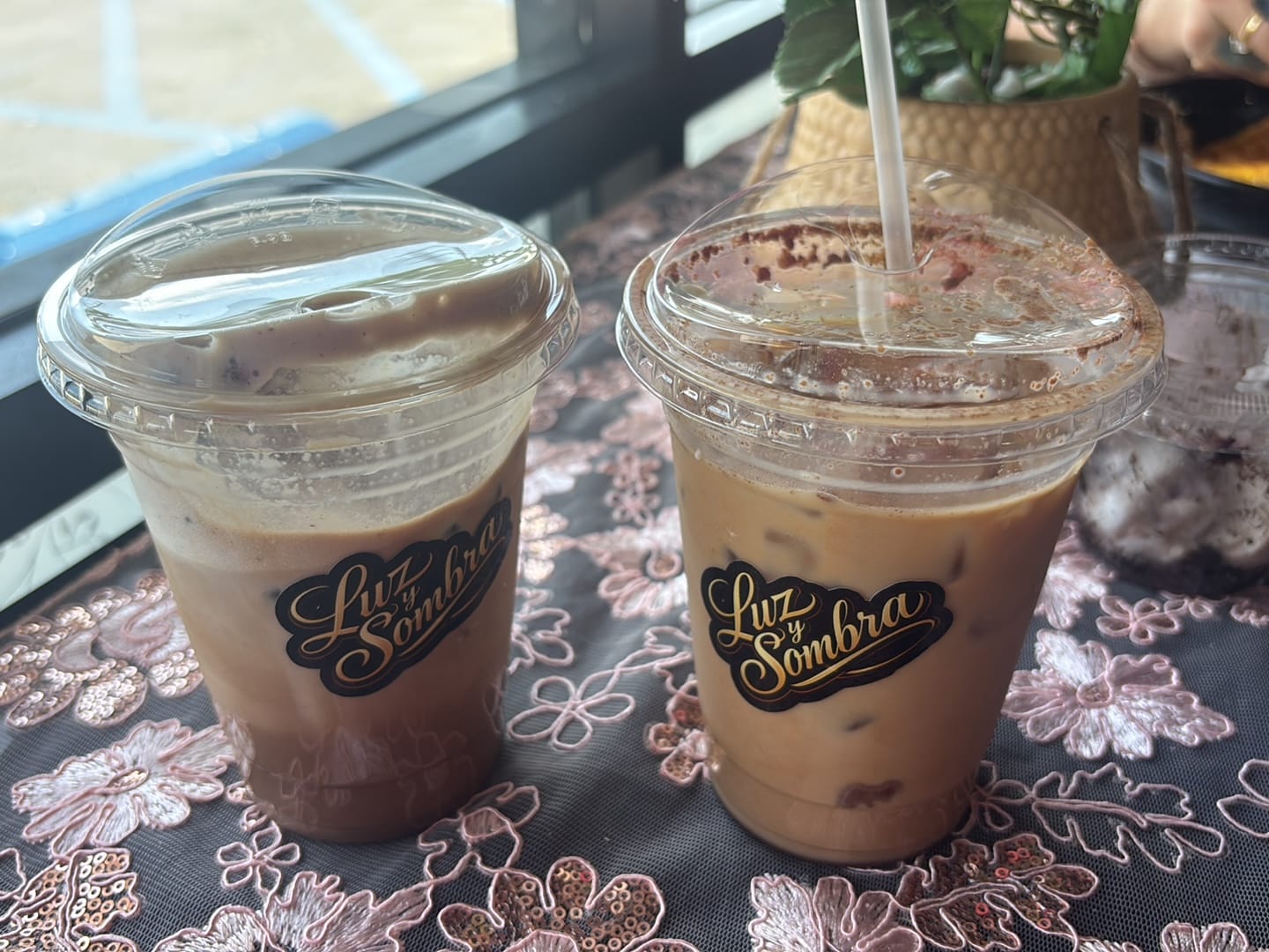 Luz y Sombra Cafe