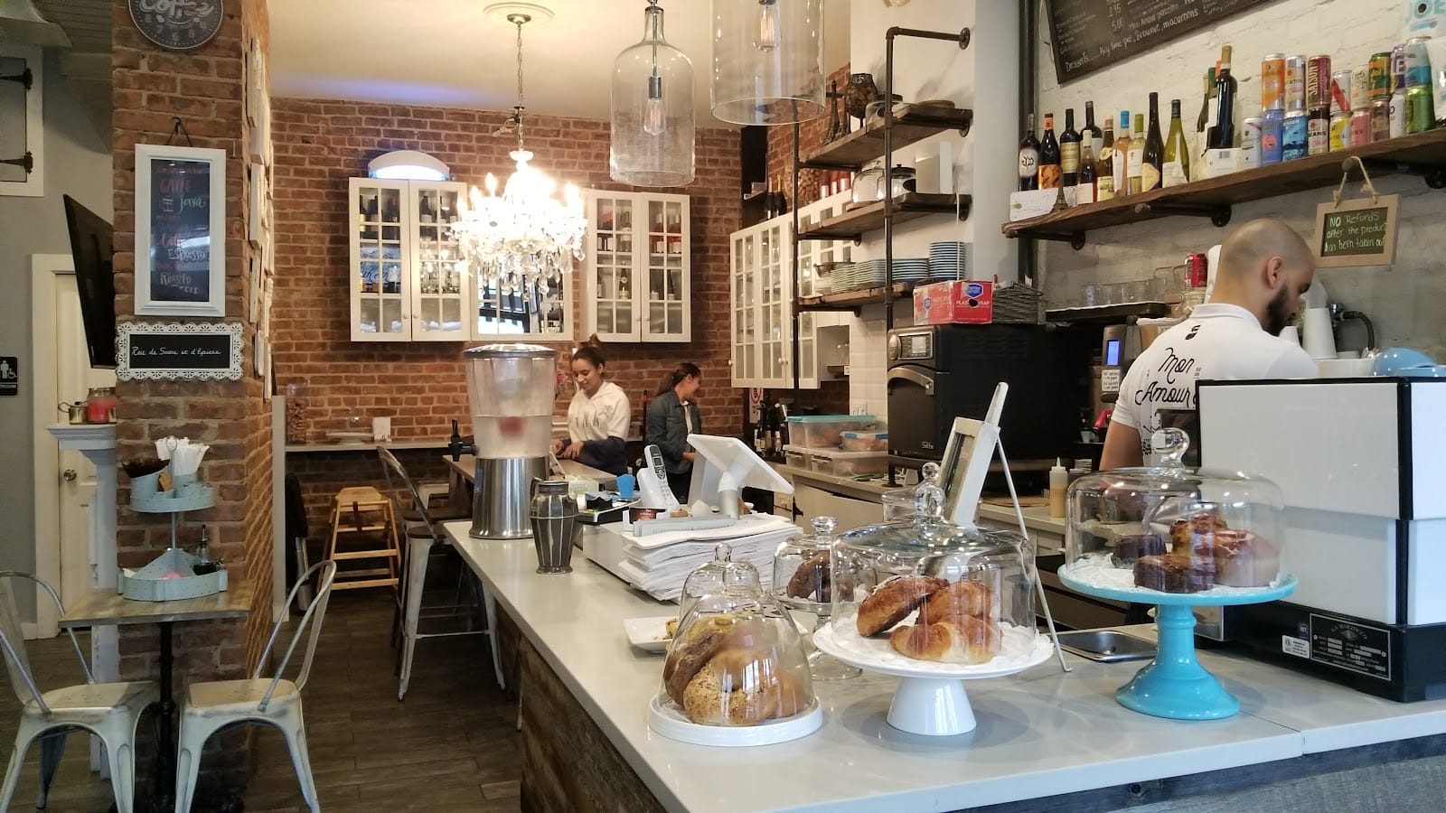 Mon Amour Coffee & Wine