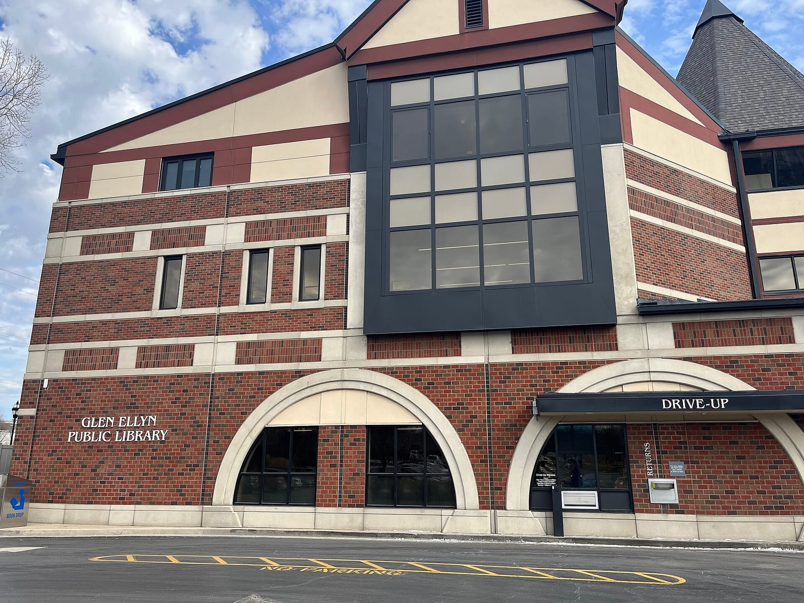 Glen Ellyn Public Library photo 2